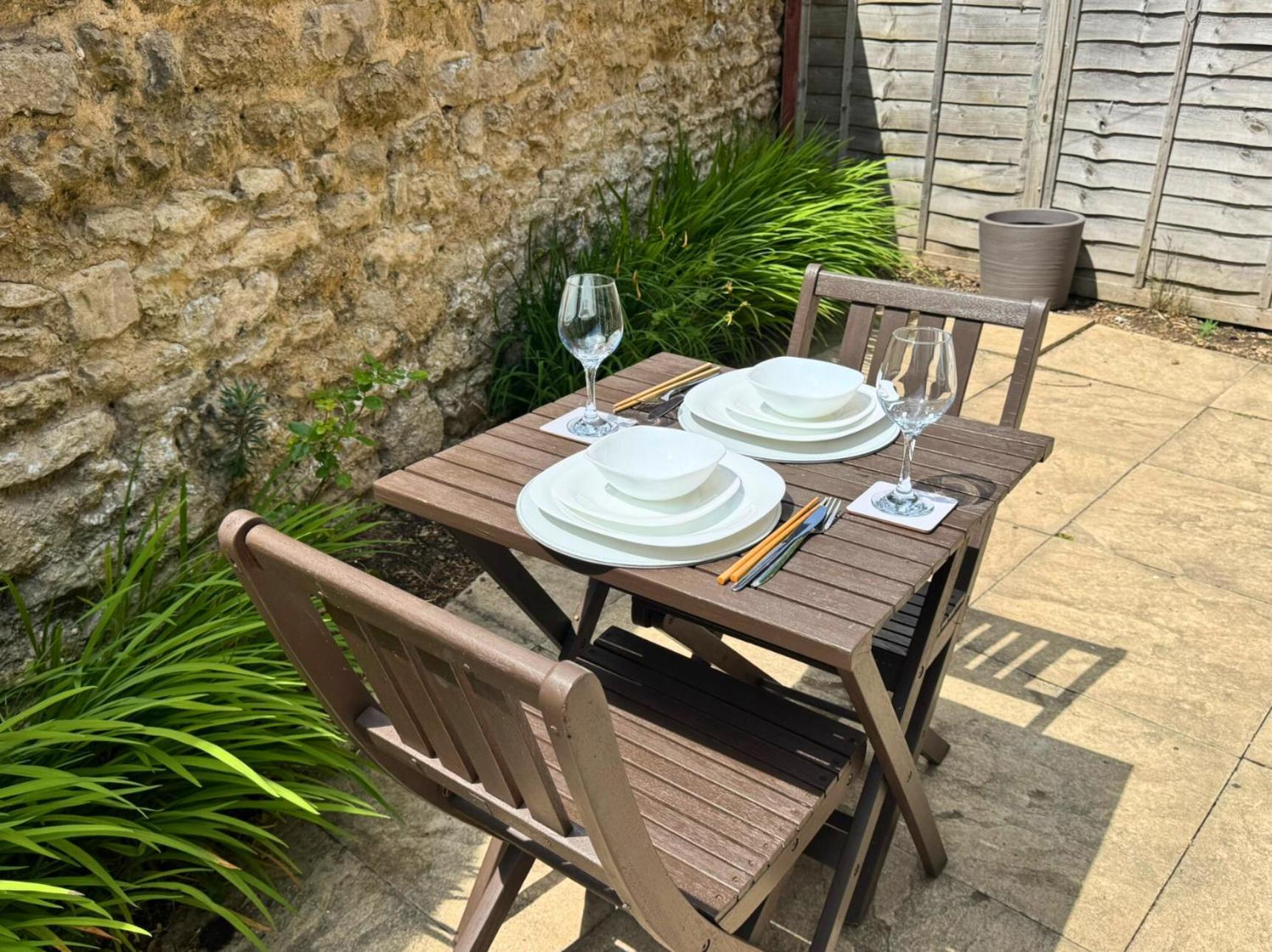 Headington, Oxford, An Entire 2bed, Free Wi-fi, Free Parking